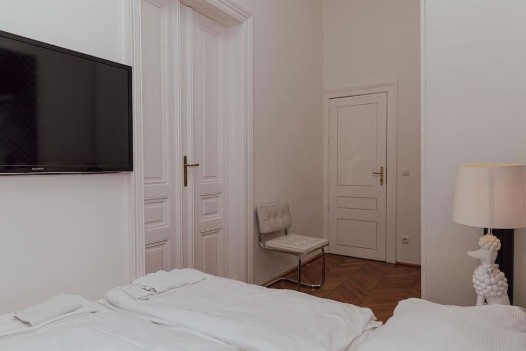 Modern Stylish Comfortable 2 Bedroom Apartment Viena Exterior foto